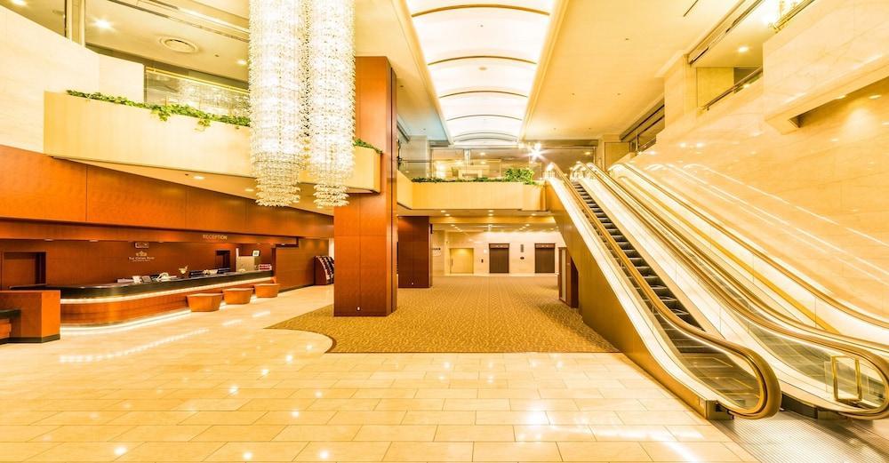 The Crown Palais New Hankyu Kochi Exterior photo
