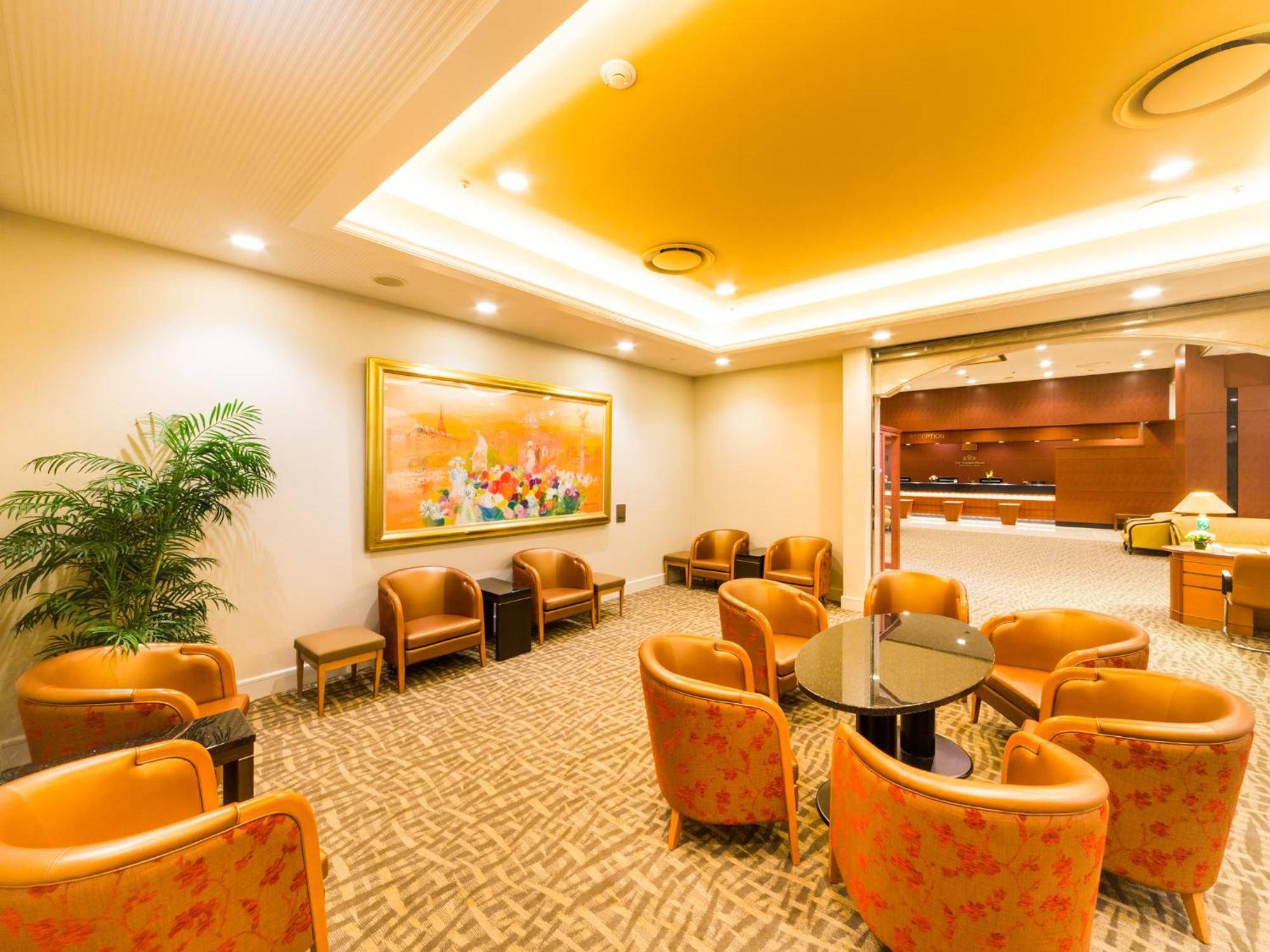 The Crown Palais New Hankyu Kochi Exterior photo