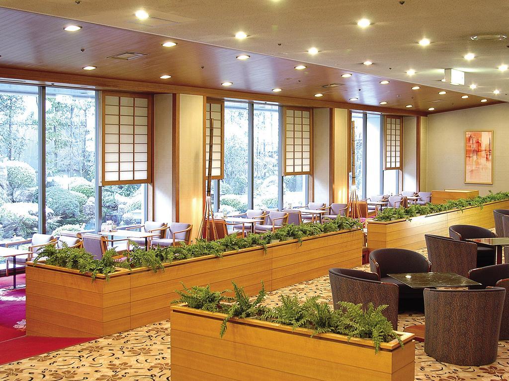 The Crown Palais New Hankyu Kochi Exterior photo