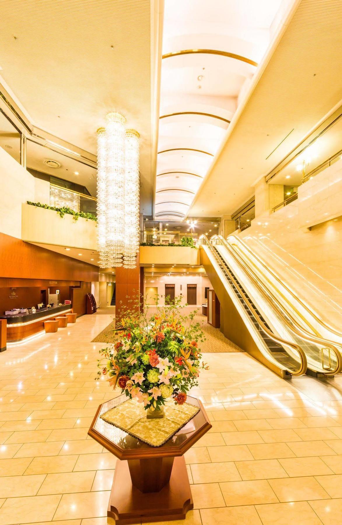 The Crown Palais New Hankyu Kochi Exterior photo